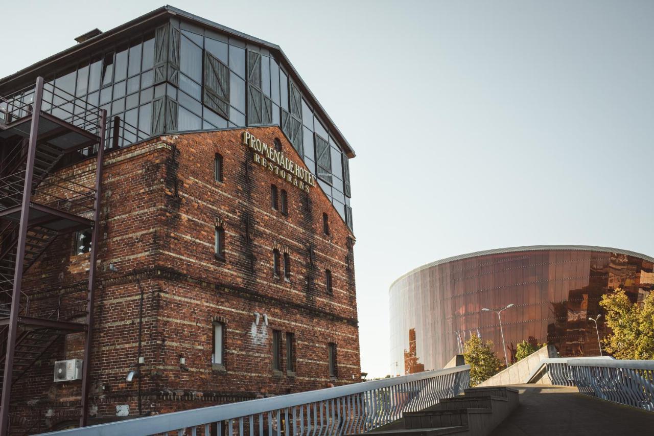 Promenade Hotel リエパーヤ エクステリア 写真 The building of the National Museum of the Czech Republic