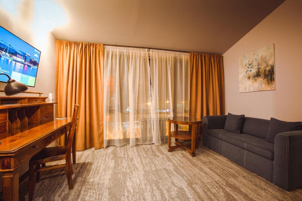 Promenade Hotel リエパーヤ エクステリア 写真