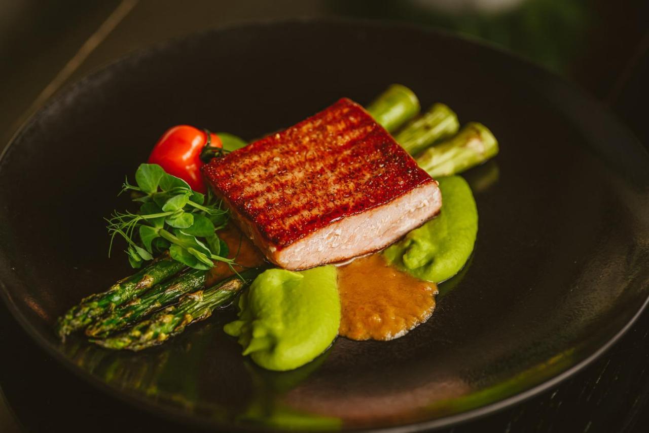 Promenade Hotel リエパーヤ エクステリア 写真 A modern take on a traditional dish