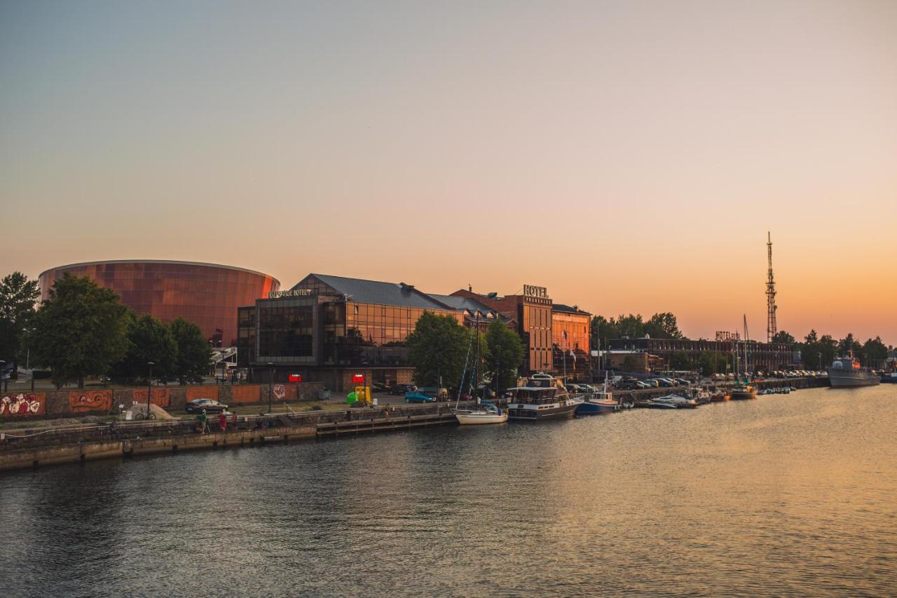 Promenade Hotel リエパーヤ エクステリア 写真 The National Museum of Finland